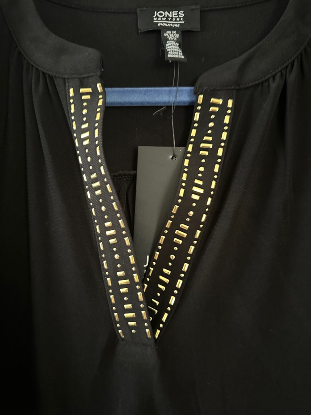 Jones New York Black Gold Embellished V Neck Blouse Size 1X - Picture 5 of 8